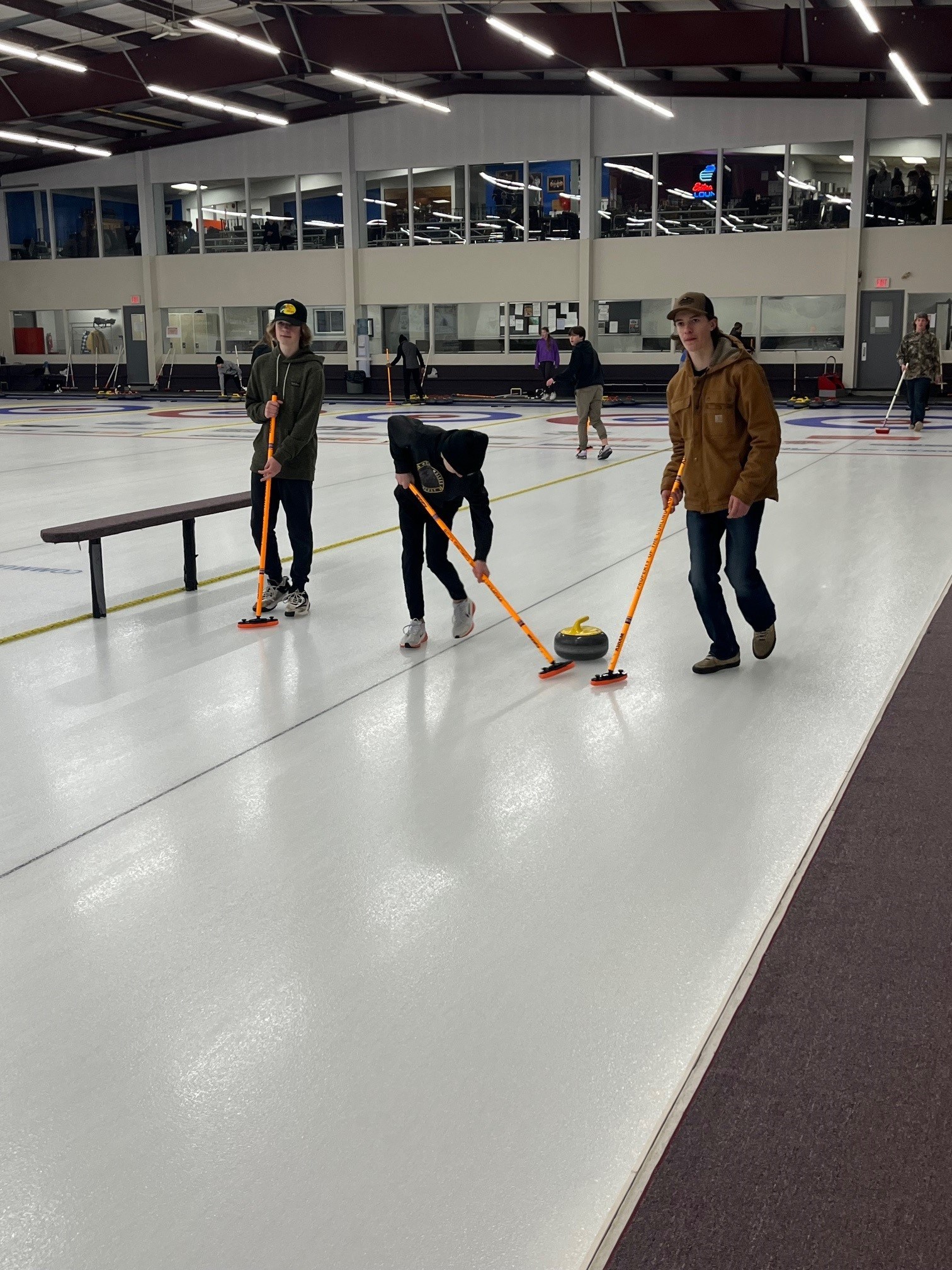 Curling%203.jpg