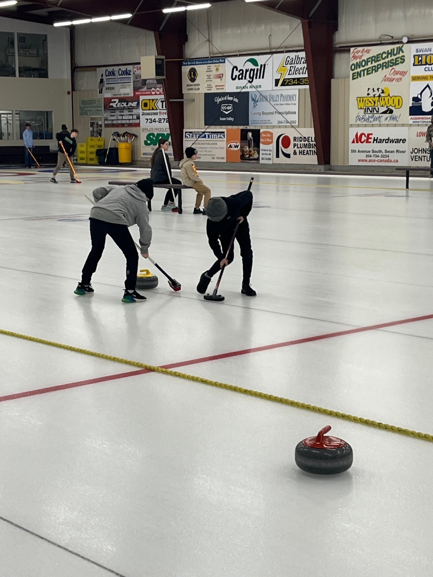 Curling%206.jpg